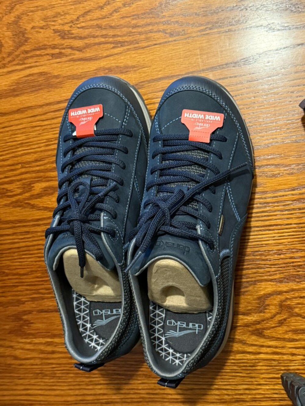Dansko Paisley Wide Waterproof Sneakers – Navy Nubuck – Women's EU 41 Wide